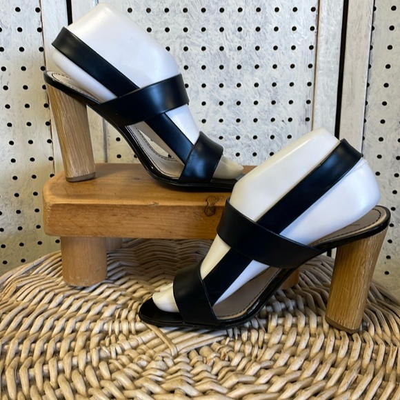 YVES SAINT LAURENT - Picture 2 of 10